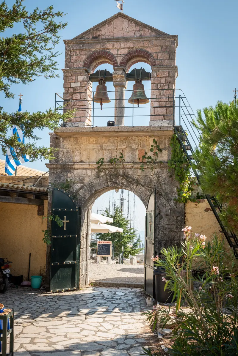 Vstup do kostela na Pantokratoru