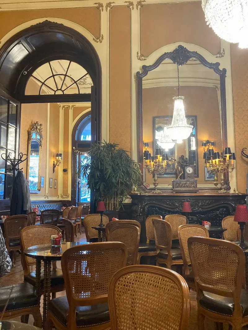 Muvész coffee house