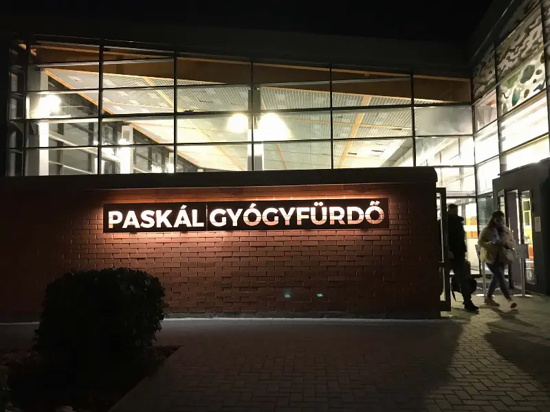 Vstup do lázní