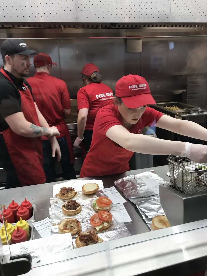 Oběd v Five Guys