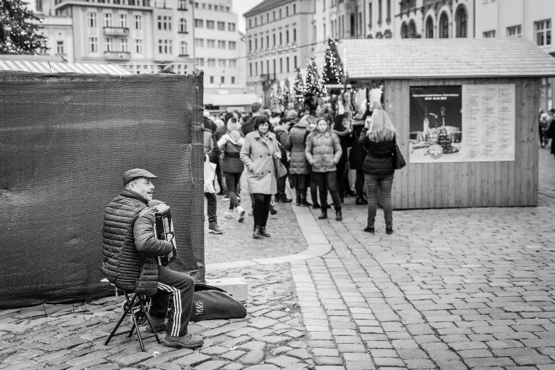 Harmonikář na Horním náměstí
