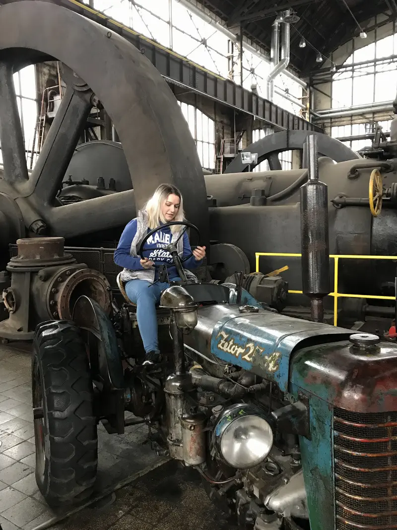 Andrejka zkouší starý Zetor