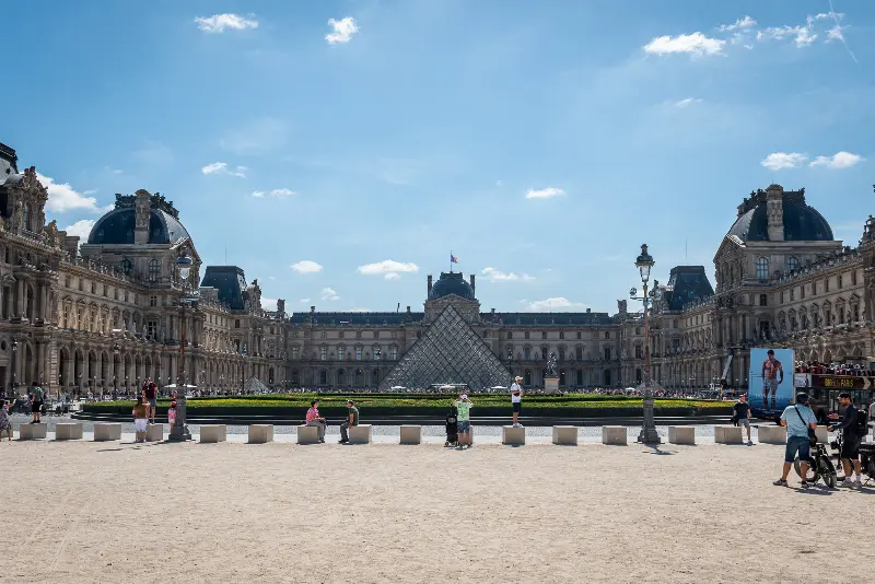 Louvre