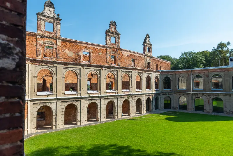 Nádvoří