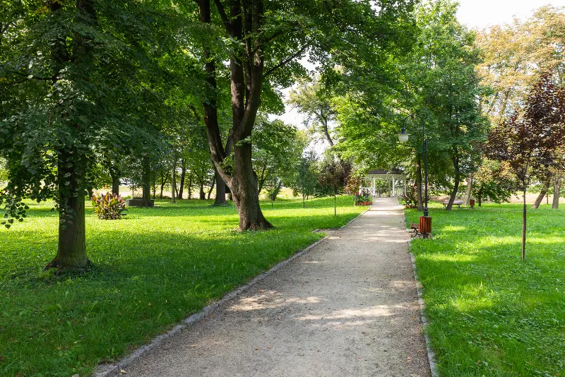 Park u zámku v Chałupkách